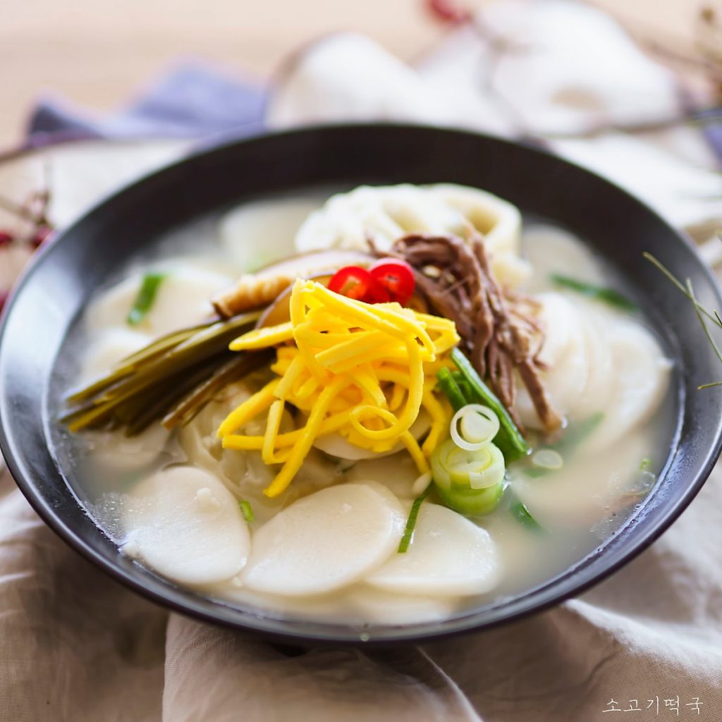 韩式土豆排骨汤怎么做_韩式土豆排骨汤的做法_白花花的白花花_豆果美食