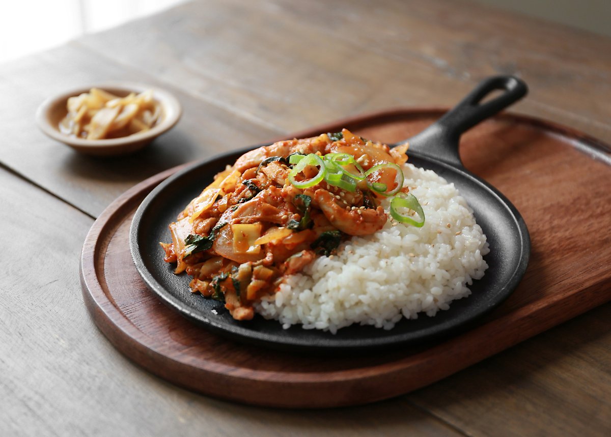 快手五花肉石锅拌饭：只要有辣酱和泡菜，没有搞不定的韩餐 - 知乎
