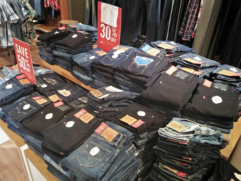 Bag Up to 70% OFF on Your Favorite Clothing Items at Levi's Malaysia ...